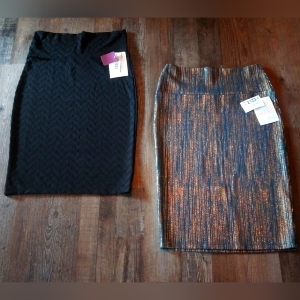 𝅺NWT- 2-LULA ROE Bundle.
